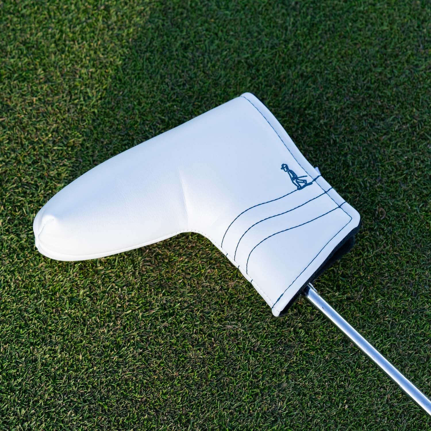 Blade Putter Headcover | White/Navy - Image 5